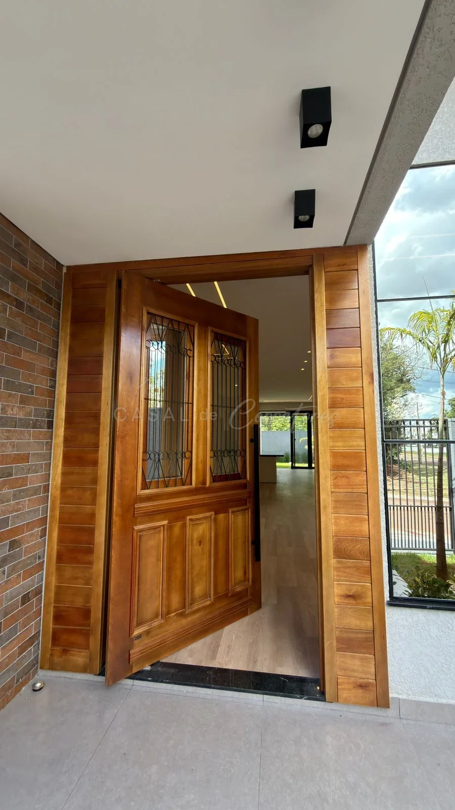 Casa Alto Padrão no Tropical.