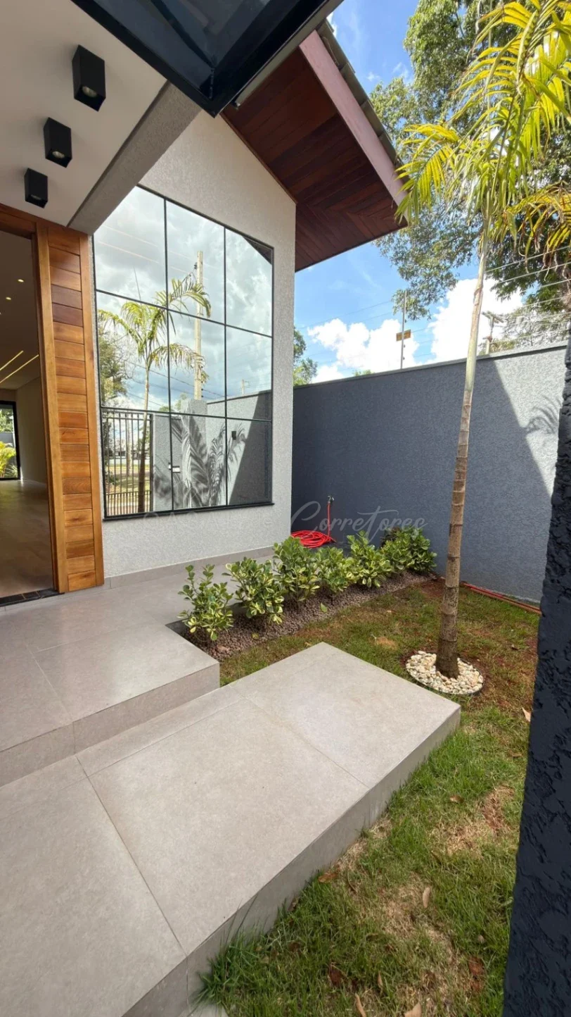 Casa Alto Padrão no Tropical.