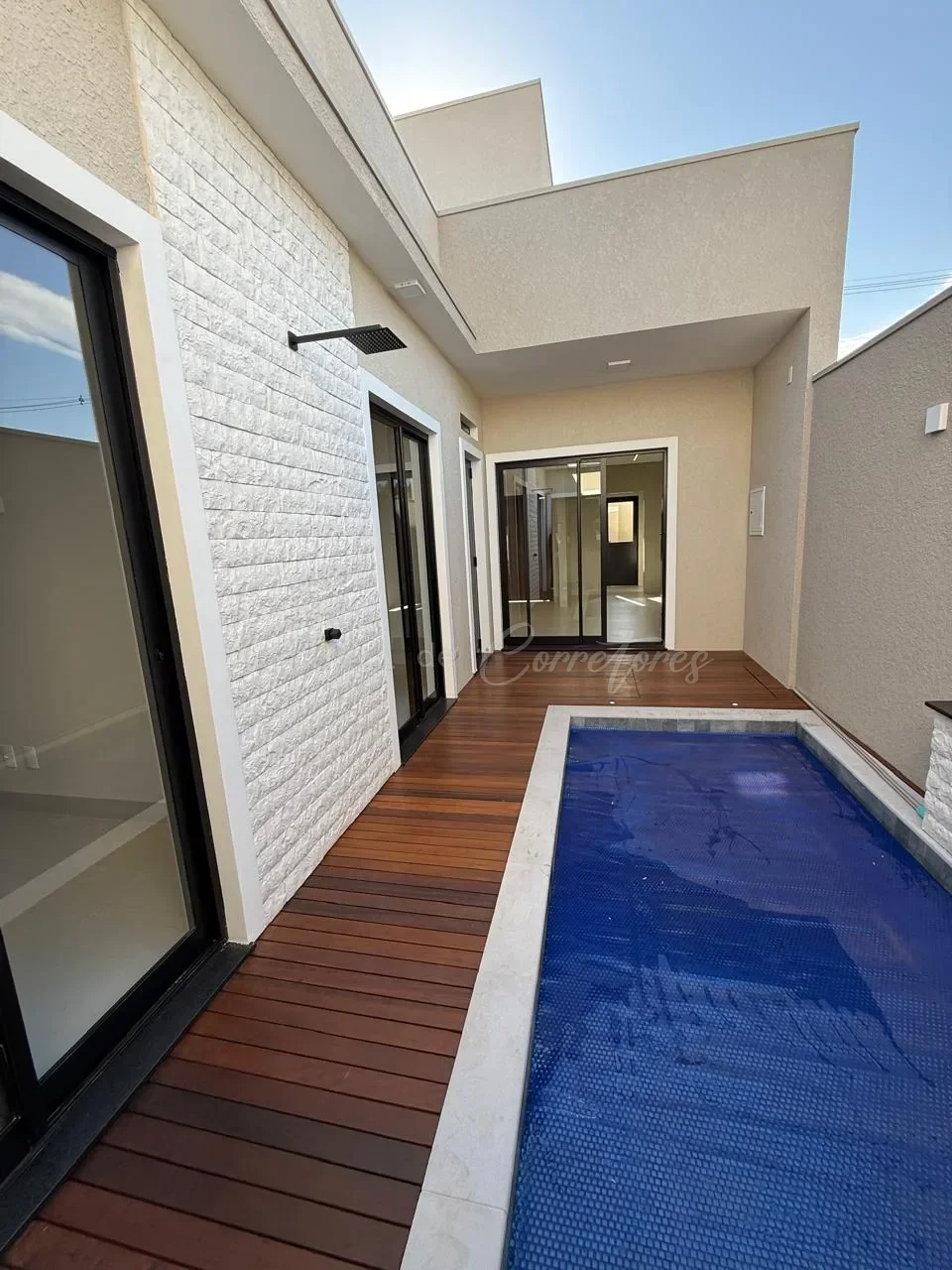 Casa no Recanto Tropical  Arquitetura Contemporânia.
