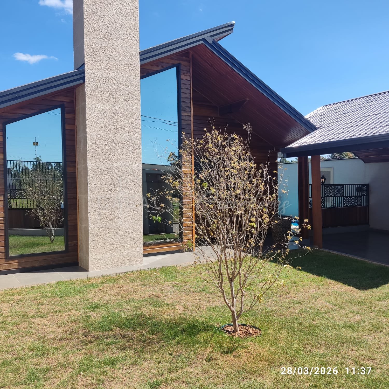 Casa de alto padrão com piscina aquecida