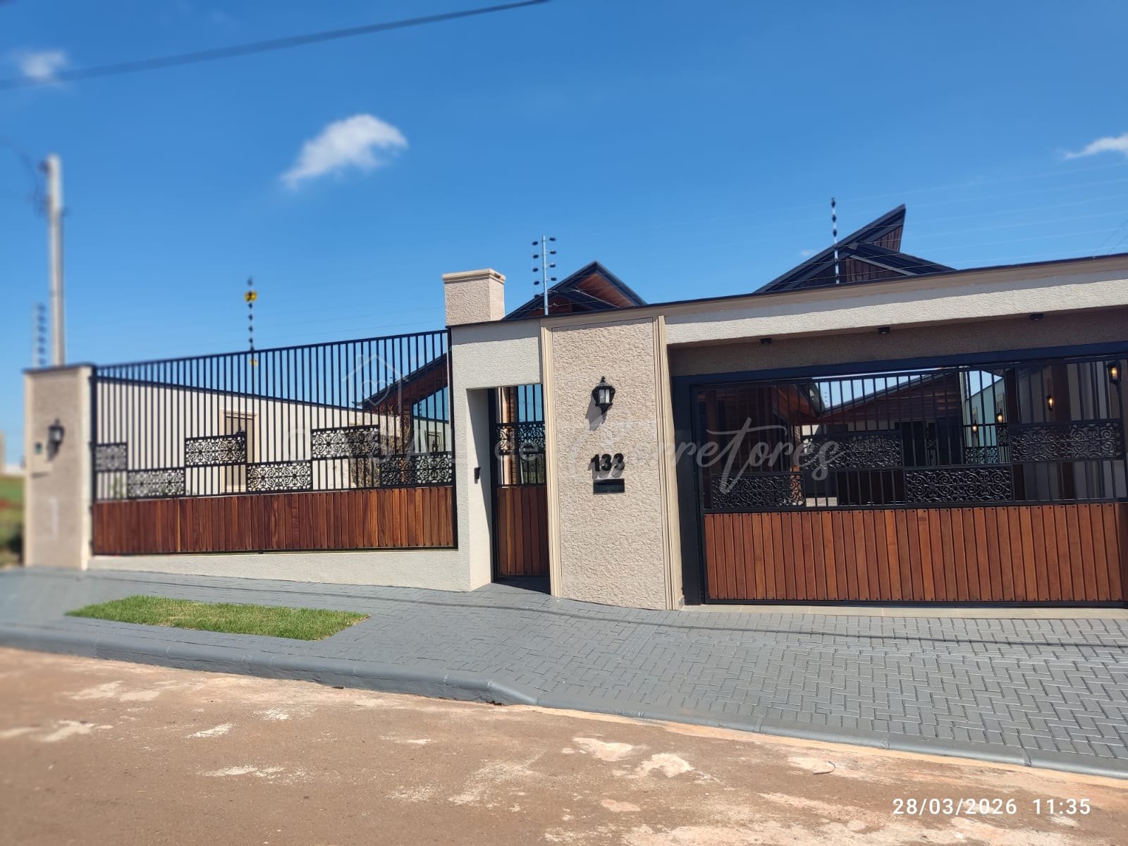 Casa de alto padrão com piscina aquecida