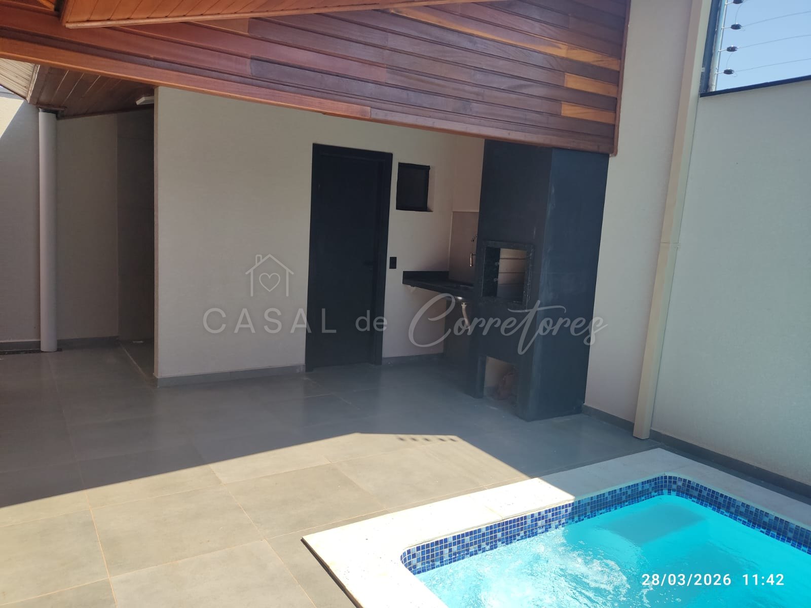 Casa de alto padrão com piscina aquecida