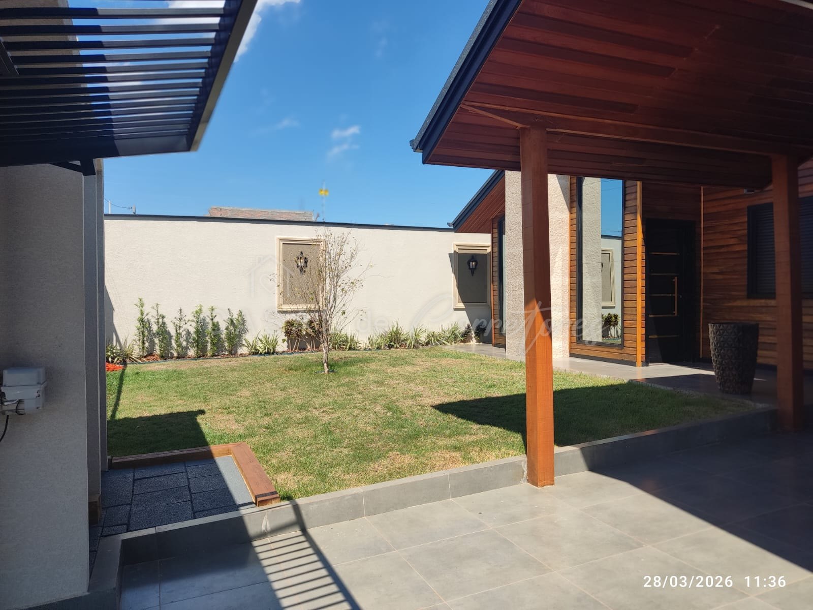 Casa de alto padrão com piscina aquecida