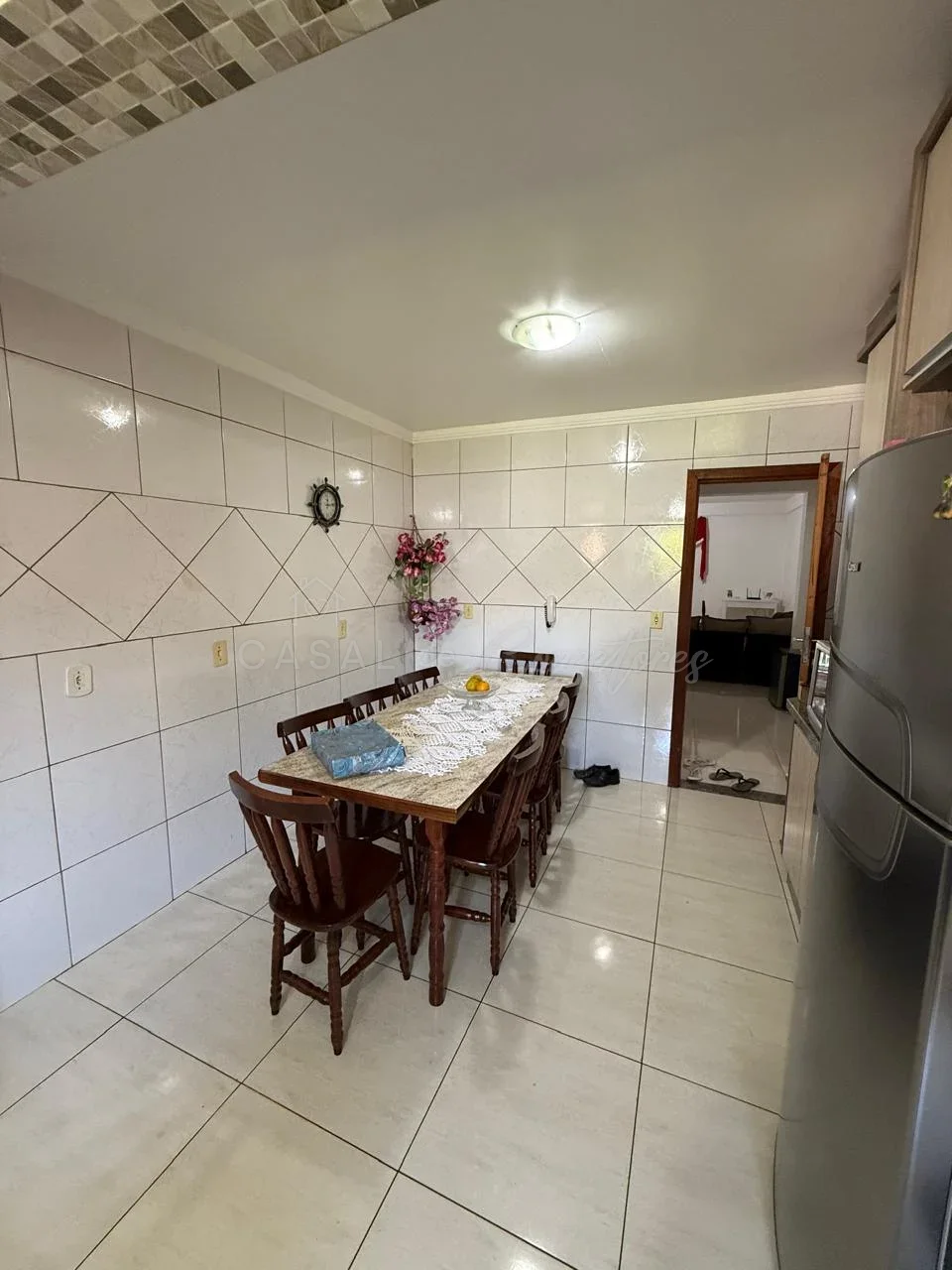 Imóvel para Moradia e Investimento com Múltiplas Fontes de Renda
