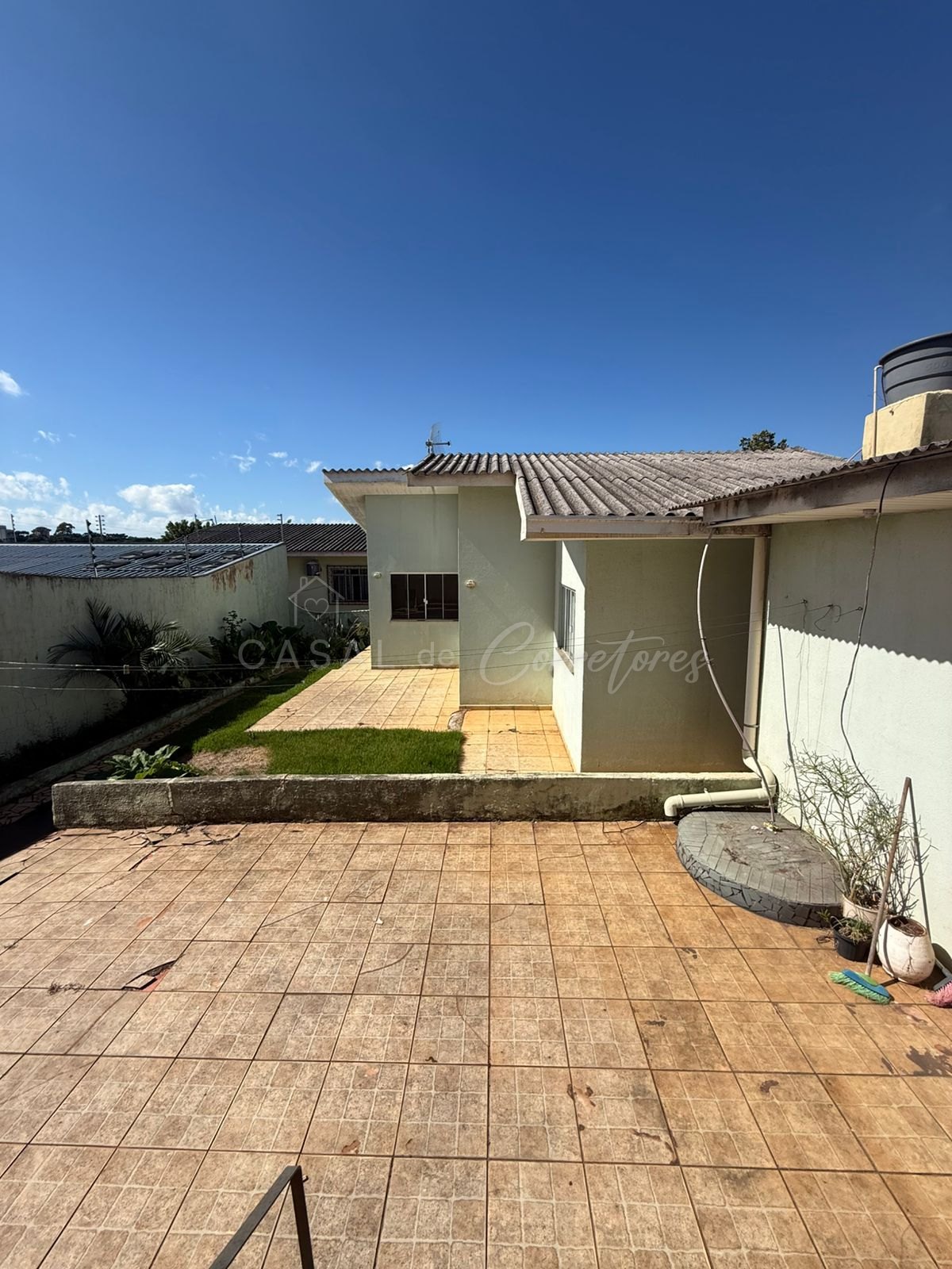 Terreno com duas casas no Neva