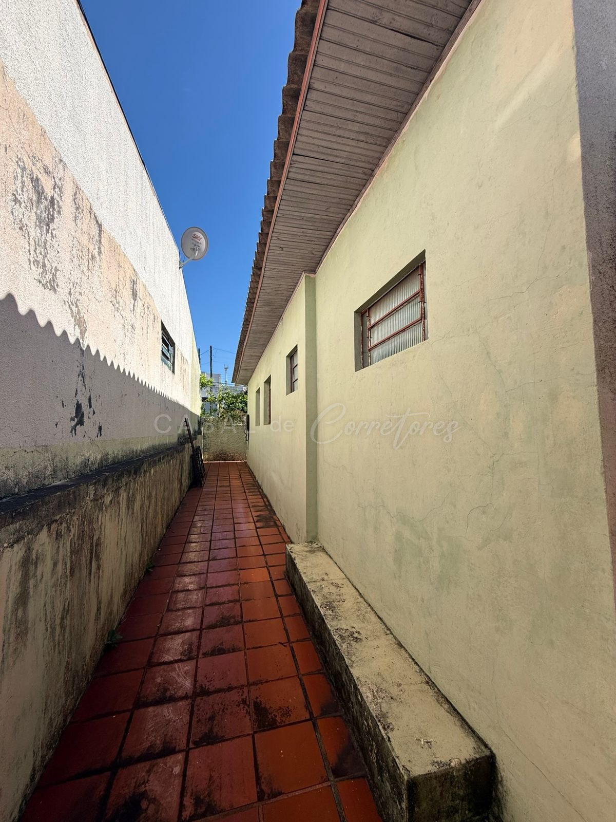Terreno com duas casas no Neva